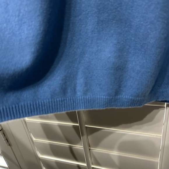 Ann Taylor Cashmere V-Neck Sweater size Large - Picture 4 of 7